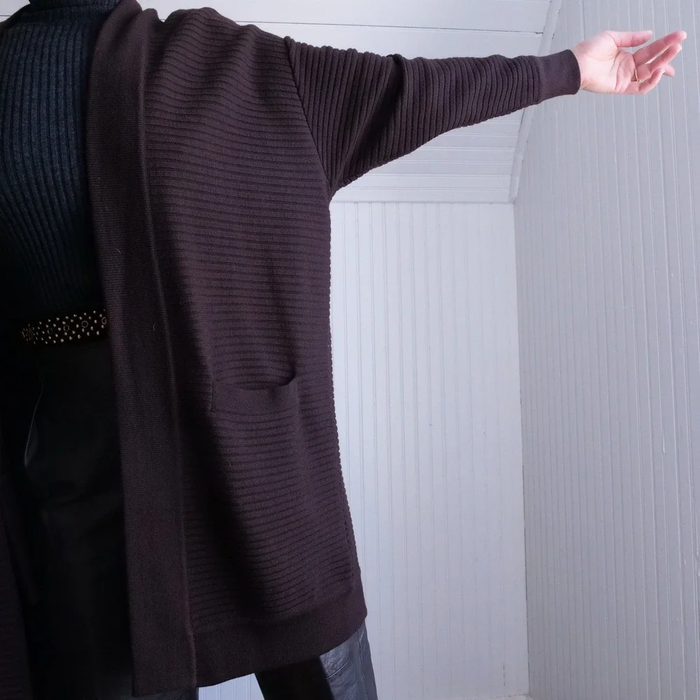 Drop dead gorgeous 1990s‎ Donna Karan cocoa brown ribbed knit longline cardigan